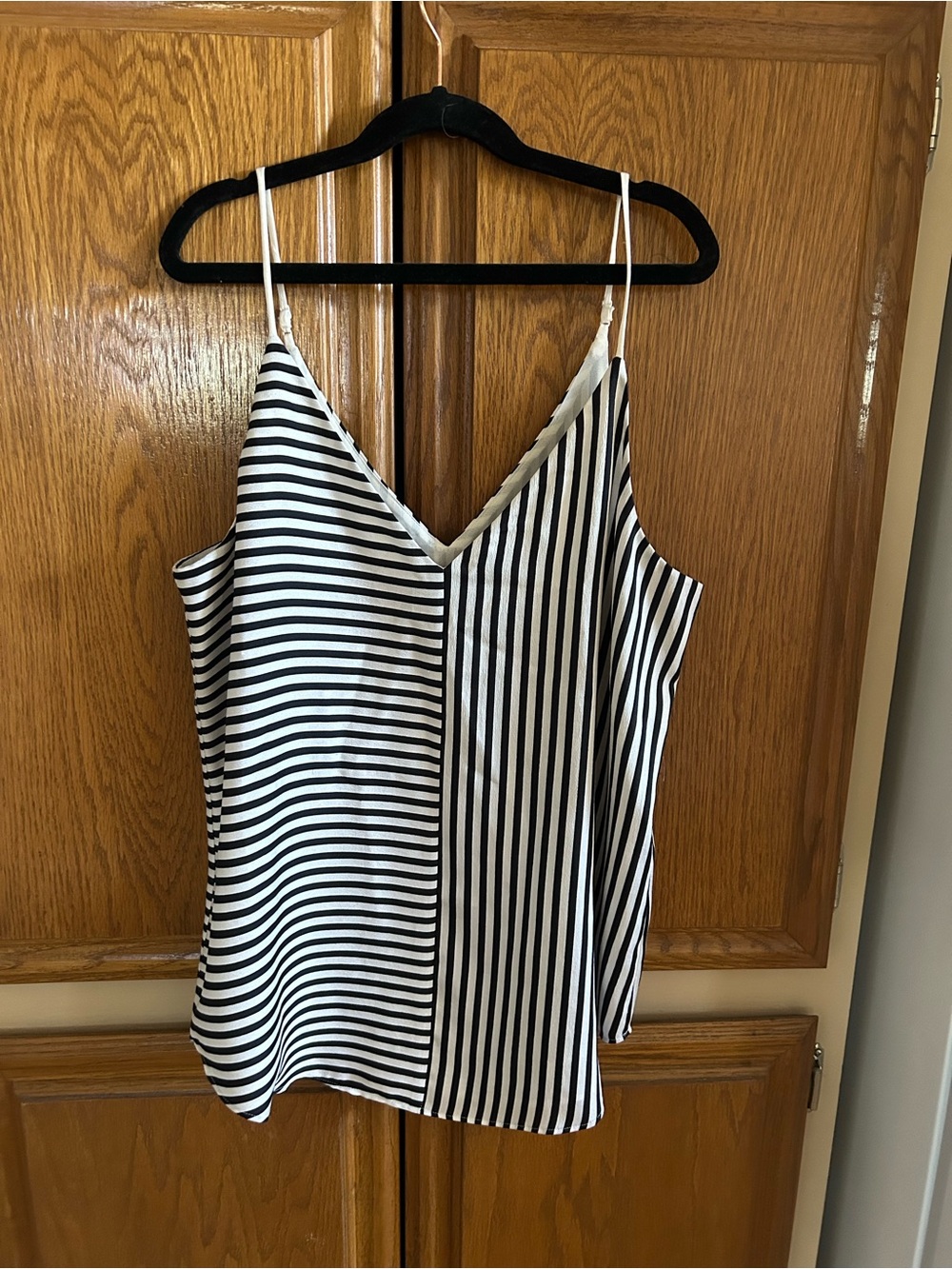 $10 Express Striped V-Neck Spaghetti Strap Tank Top - Black & White